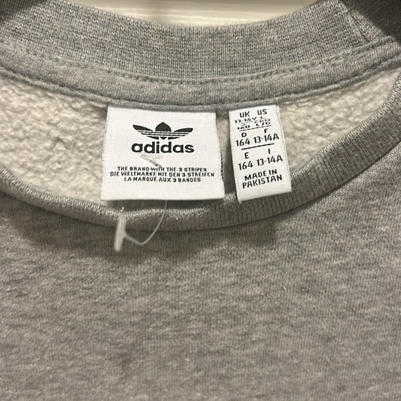 NWOT Girls Adidas Grey Outline Crew ED7856 Crewneck Sweatshirt Size L -worn once - Picture 2 of 3